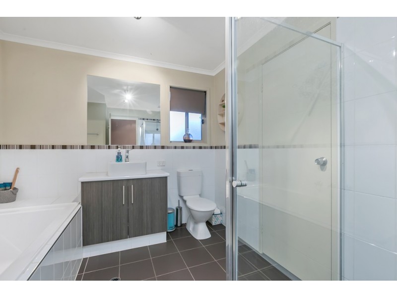 70 Esperance Boulevard, Seaford Rise SA 5169