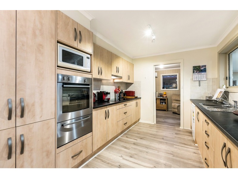 16 Leawarra Avenue, Seaford SA 5169