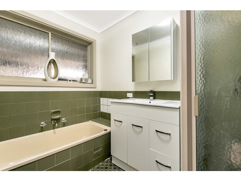 16 Leawarra Avenue, Seaford SA 5169