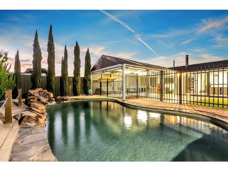 16 Leawarra Avenue, Seaford SA 5169