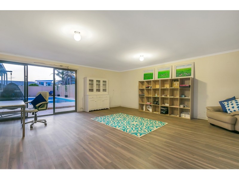 12 Elberry Close, Moana SA 5169