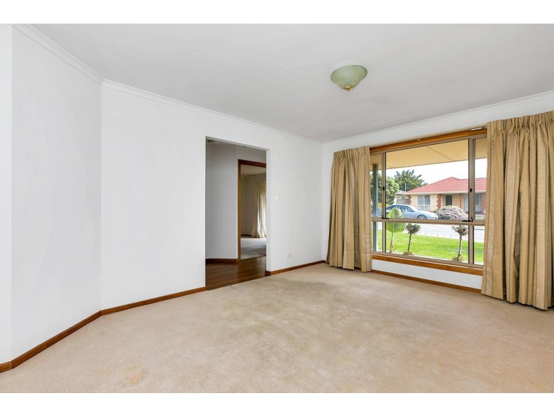 22 Churston Place, Moana SA 5169