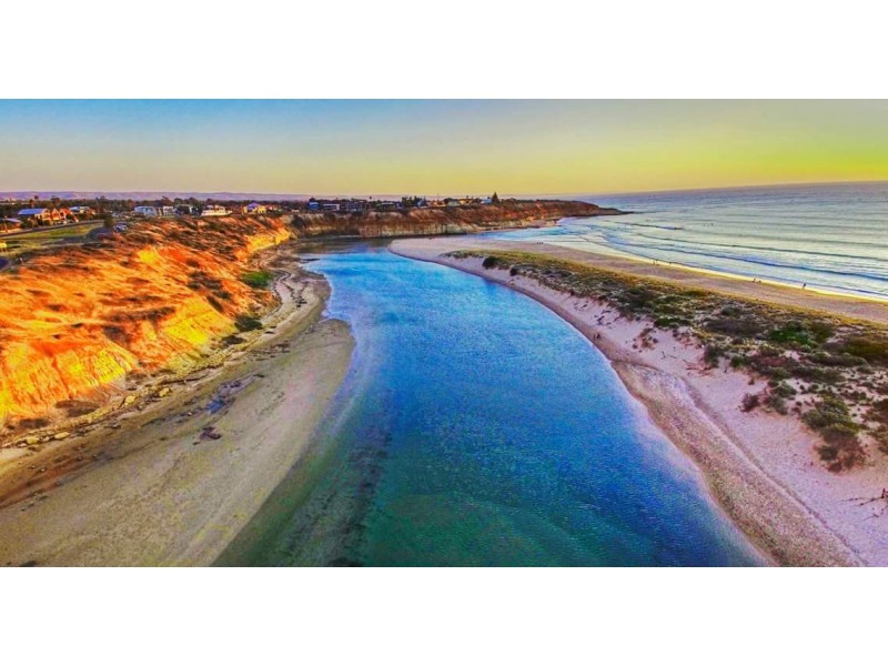 33 and 33a Cambridge Street, Port Noarlunga South SA 5167