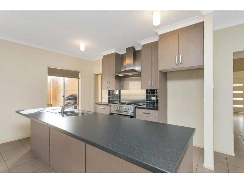 4 Polkinghorn Avenue, Aldinga Beach SA 5173