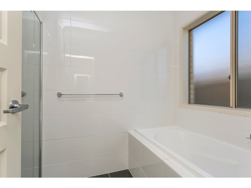 4 Polkinghorn Avenue, Aldinga Beach SA 5173