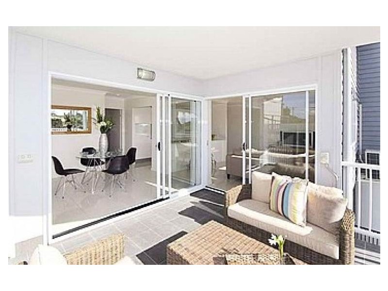 10/12 Lake Street, Yeronga QLD 4104