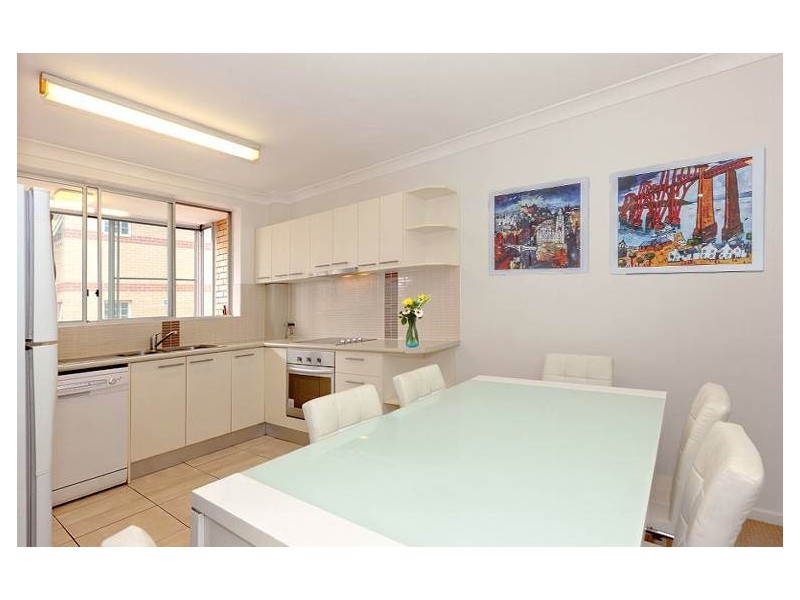 2/44 Kitchener Street, Coorparoo QLD 4151