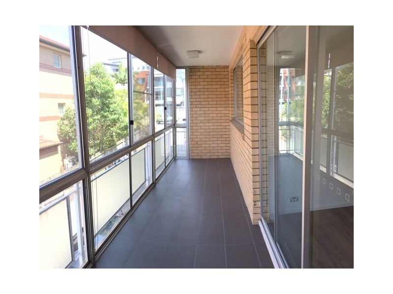 2/44 Kitchener Street, Coorparoo QLD 4151