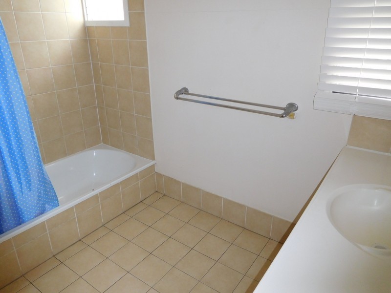 163 Morehead Avenue, Norman Park QLD 4170