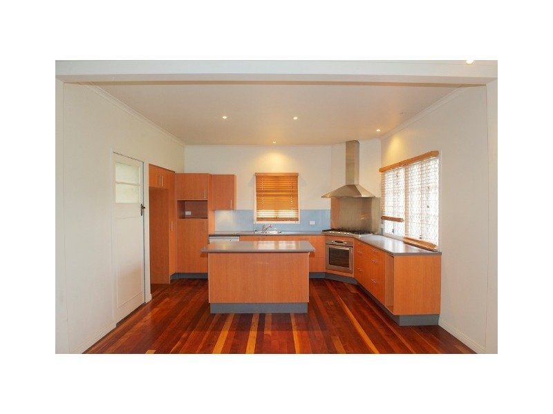 72 Layard Street, Holland Park QLD 4121