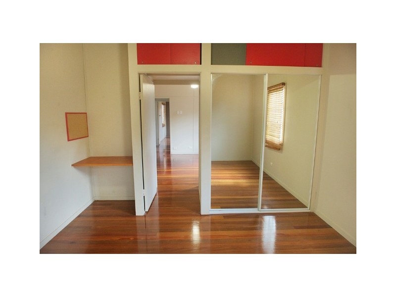 72 Layard Street, Holland Park QLD 4121