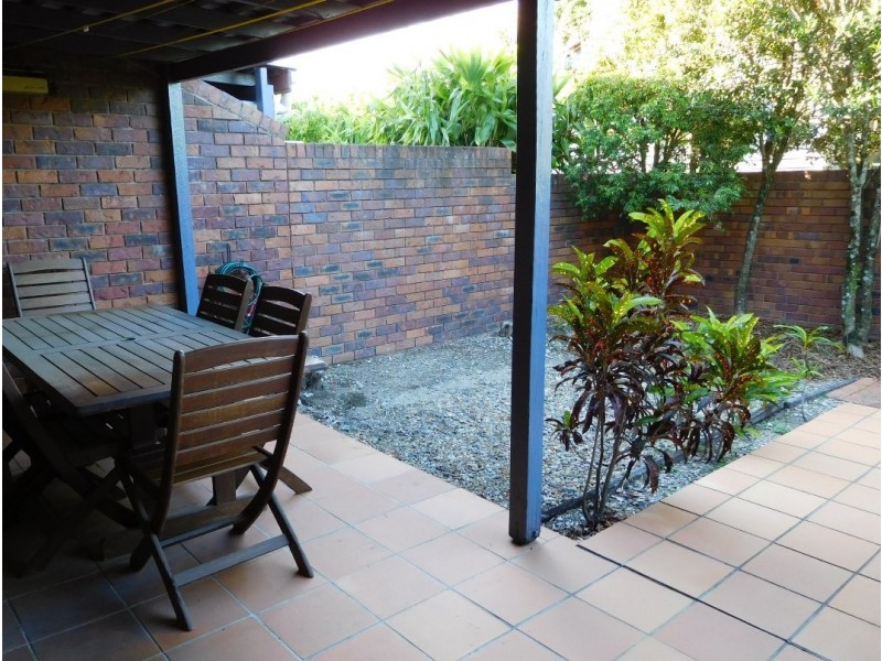 3/8 Pampling Street, Camp Hill QLD 4152