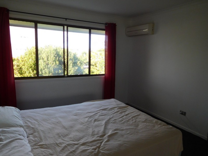 3/8 Pampling Street, Camp Hill QLD 4152