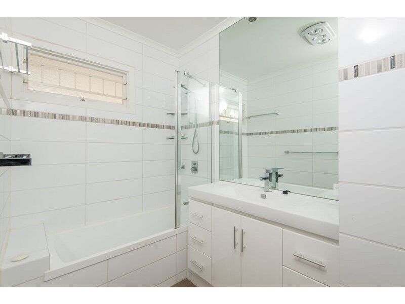 428 Nursery Road, Holland Park QLD 4121