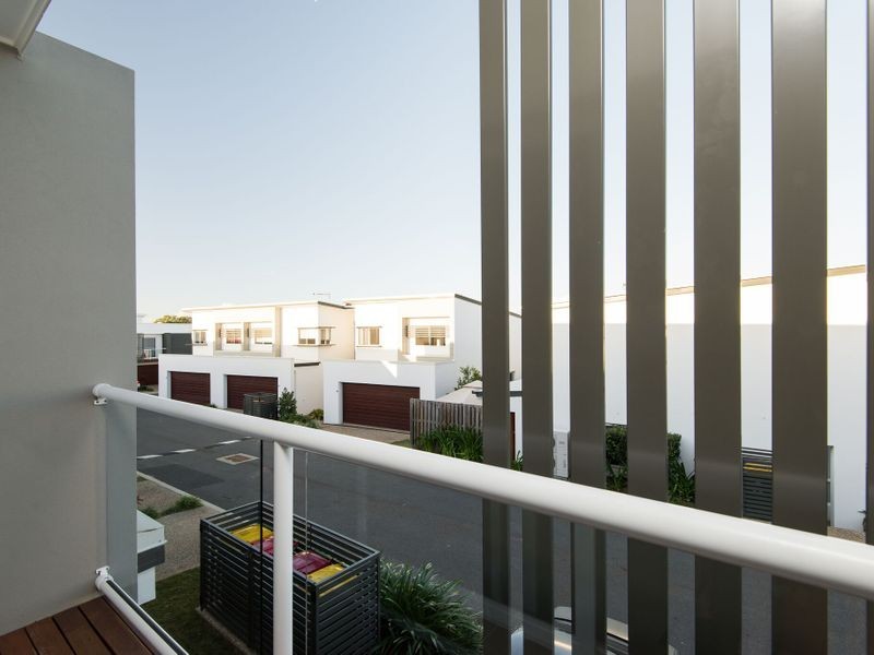 37/57 Charles Canty Drive, Wellington Point QLD 4160