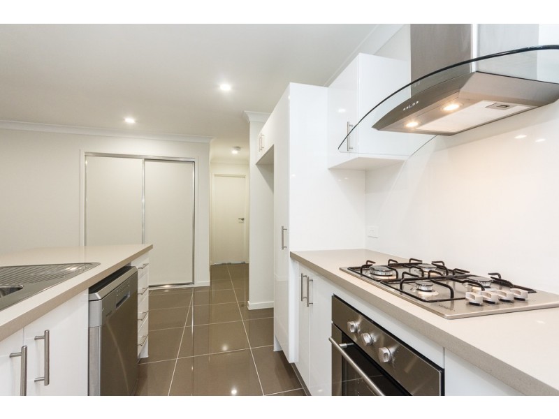24 Don Street, Deebing Heights QLD 4306
