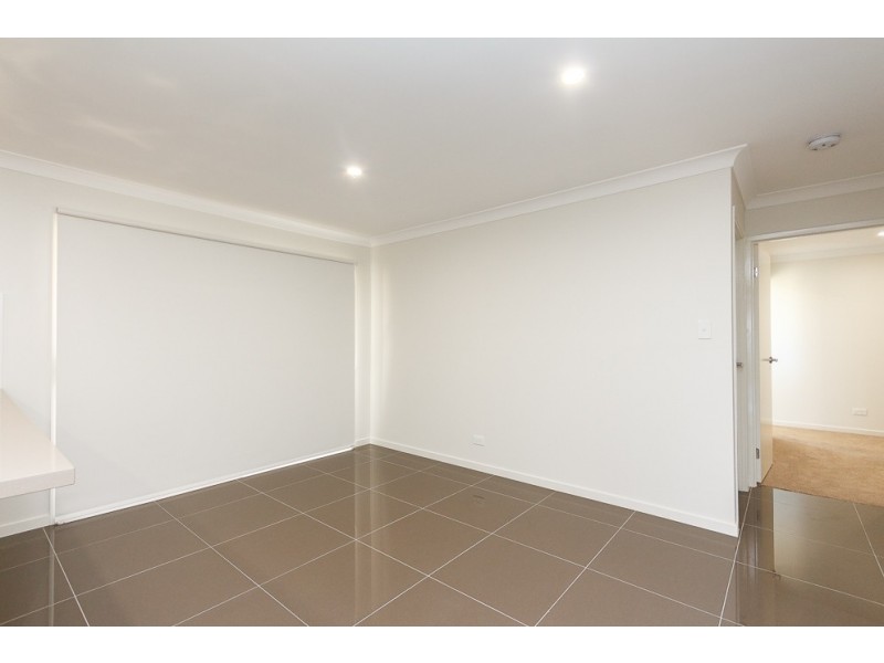 24 Don Street, Deebing Heights QLD 4306