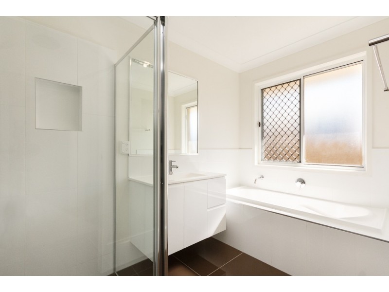 24 Don Street, Deebing Heights QLD 4306