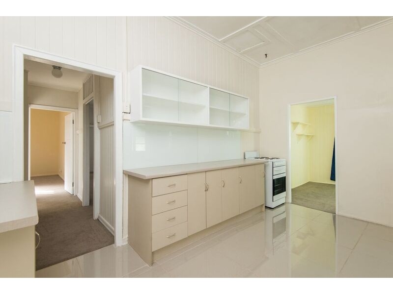 68 Nudgee Road, Hamilton QLD 4007