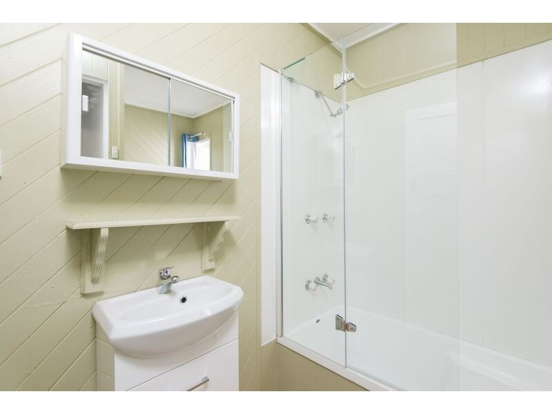 68 Nudgee Road, Hamilton QLD 4007