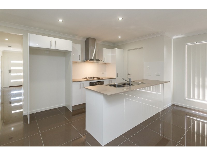 15 Tourmaline Road, Logan Reserve QLD 4133