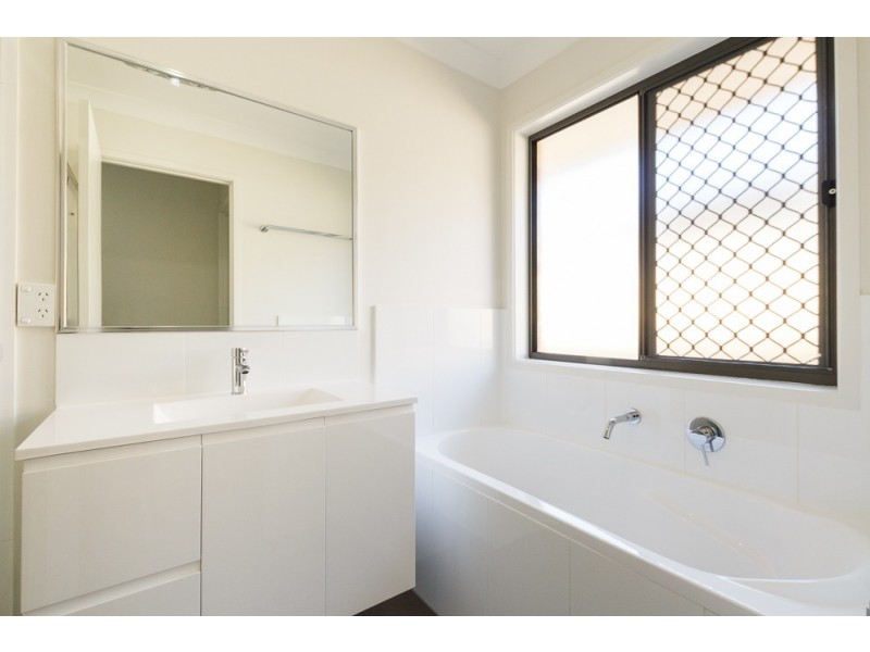 15 Tourmaline Road, Logan Reserve QLD 4133