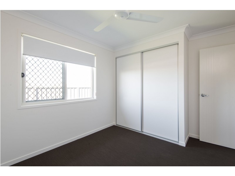 2/6 Sapphire Street, Brassall QLD 4305