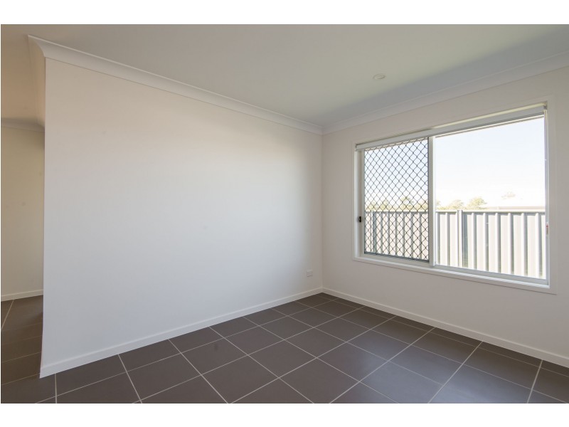 2/6 Sapphire Street, Brassall QLD 4305