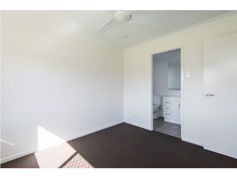 2/6 Sapphire Street, Brassall QLD 4305