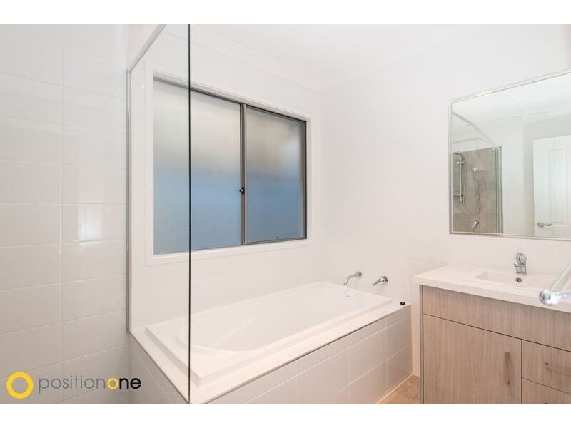 7 Silvertop Crescent, Springfield Lakes QLD 4300