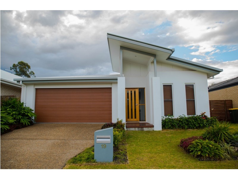 19 Cootharaba Crescent, Warner QLD 4500
