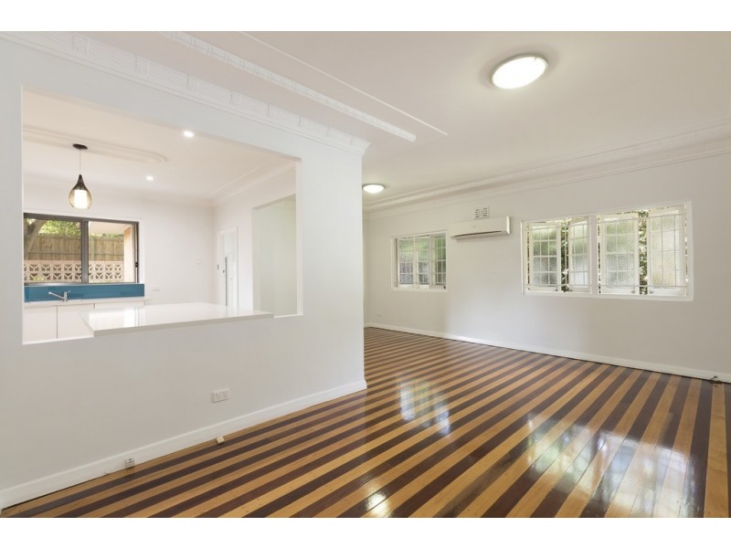 118 Holland Road, Holland Park QLD 4121