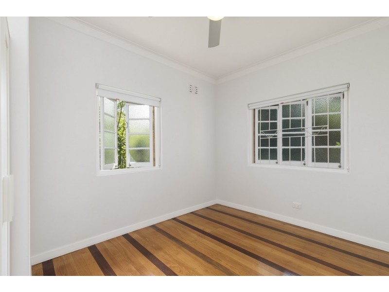 118 Holland Road, Holland Park QLD 4121