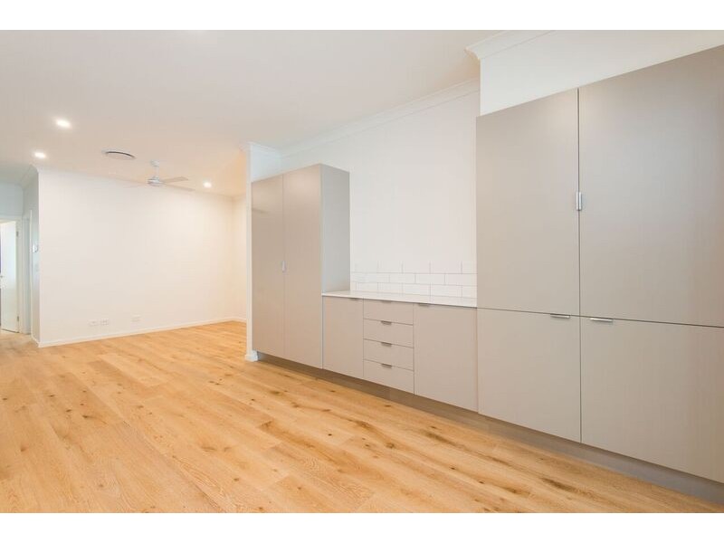 2/9 Bartlett Street, Morningside QLD 4170
