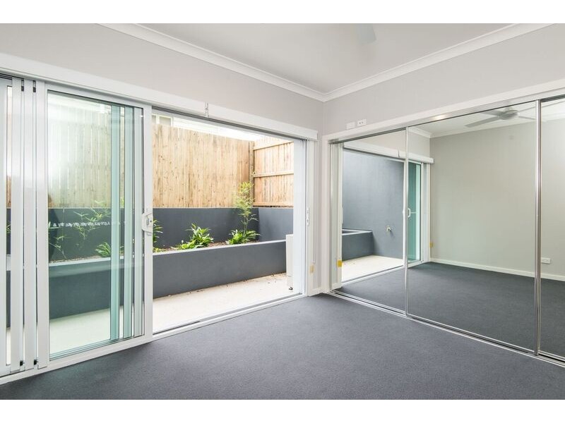 2/9 Bartlett Street, Morningside QLD 4170