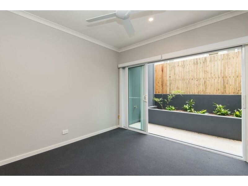 2/9 Bartlett Street, Morningside QLD 4170