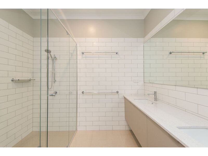 2/9 Bartlett Street, Morningside QLD 4170