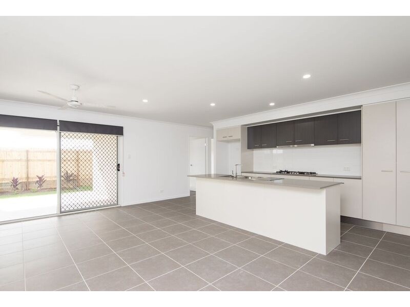 8 Narella Street, Collingwood Park QLD 4301