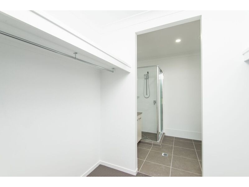 8 Narella Street, Collingwood Park QLD 4301