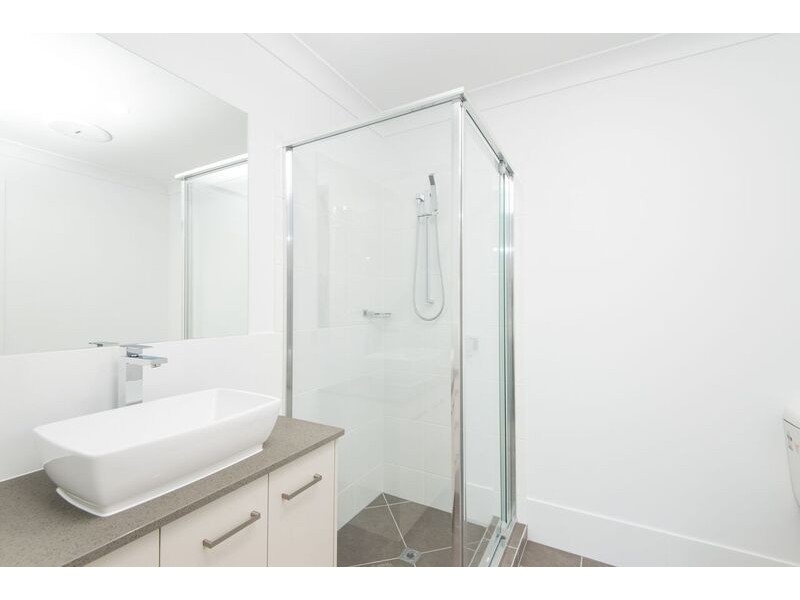 8 Narella Street, Collingwood Park QLD 4301