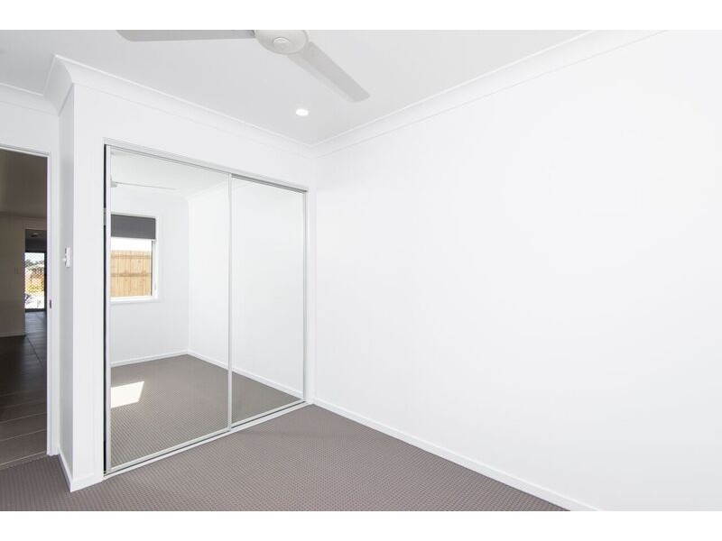 8 Narella Street, Collingwood Park QLD 4301