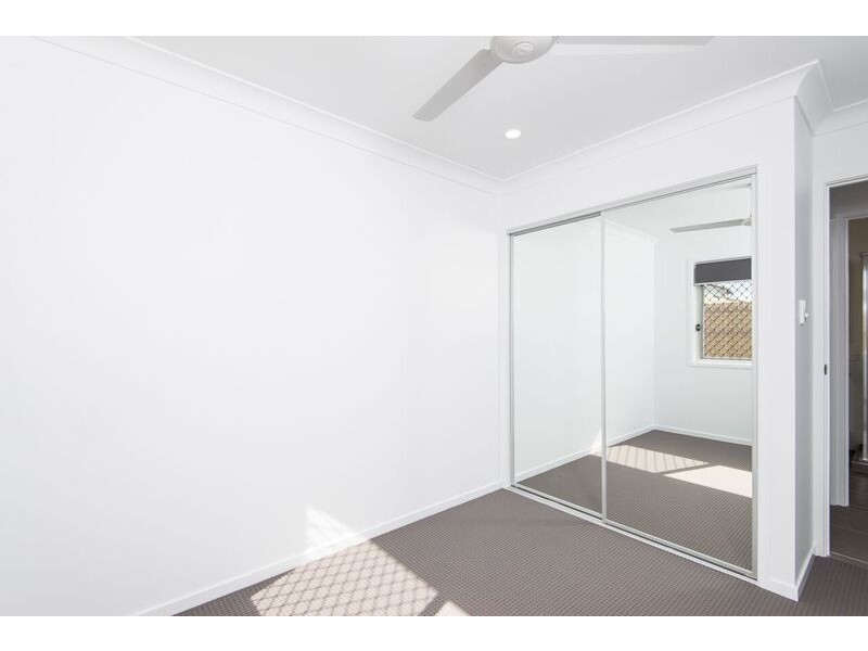 8 Narella Street, Collingwood Park QLD 4301