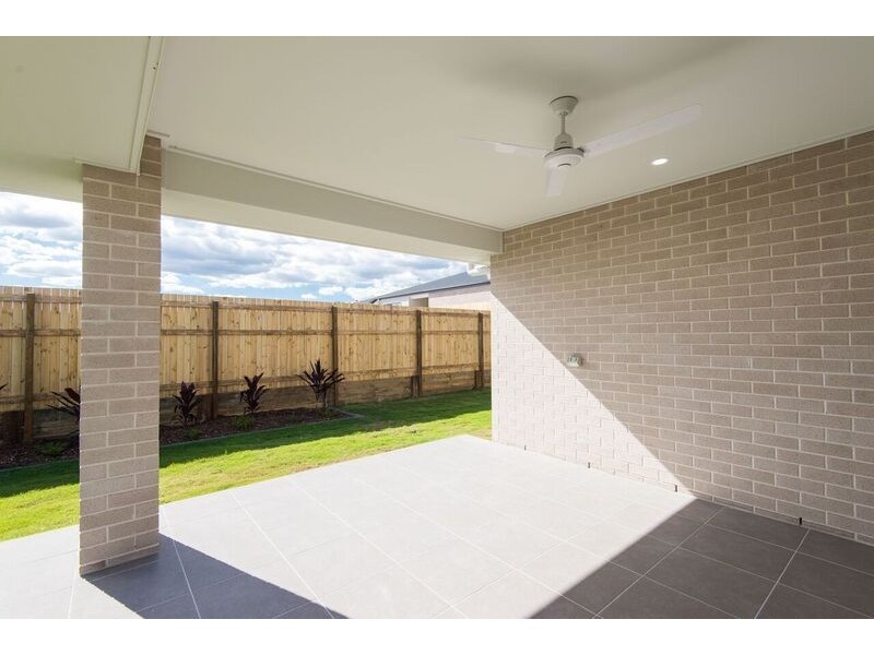 8 Narella Street, Collingwood Park QLD 4301