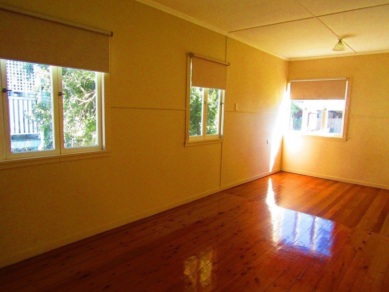 30 Zeehan Street, Wavell Heights QLD 4012