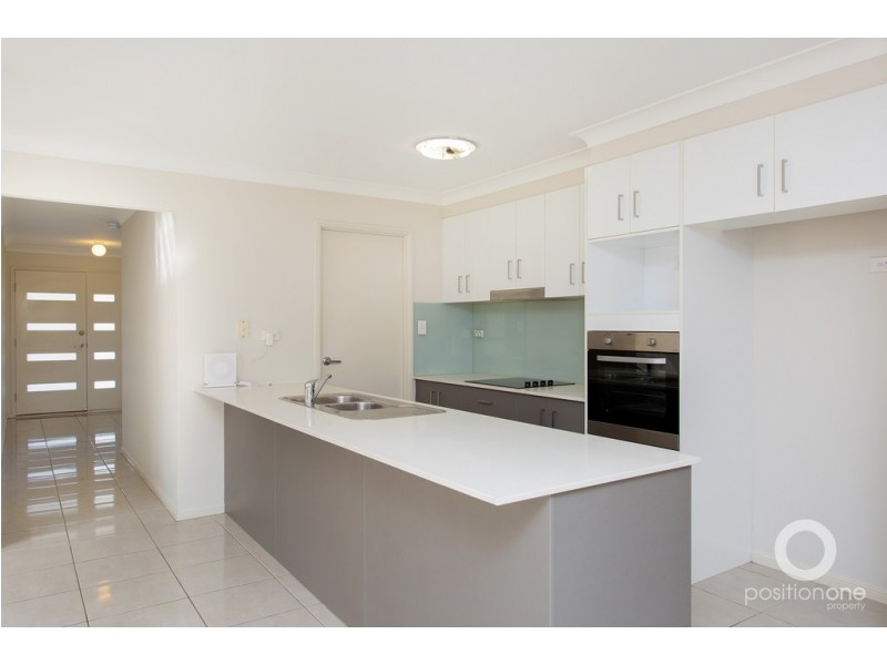 8 Dunne Street, Augustine Heights QLD 4300