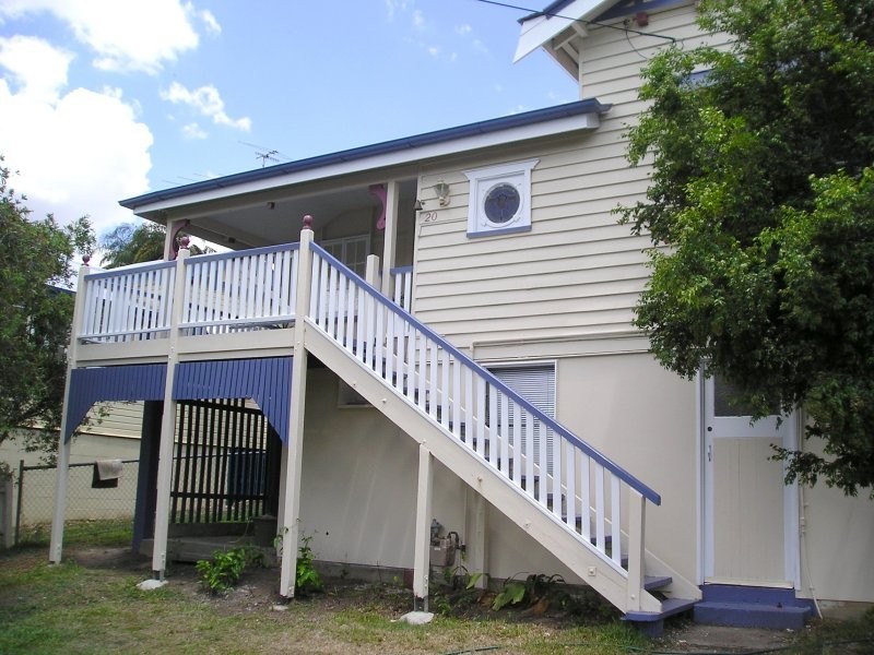 18 Headfort Street, Greenslopes QLD 4120