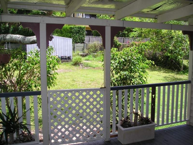 18 Headfort Street, Greenslopes QLD 4120