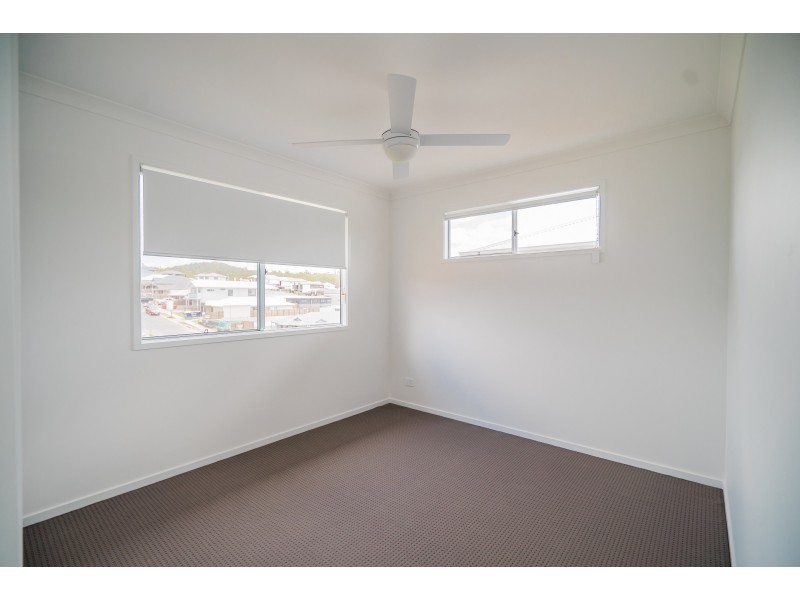 6 Cairo Way, Spring Mountain QLD 4124