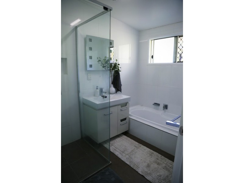 31 Norm Street, Kenmore QLD 4069