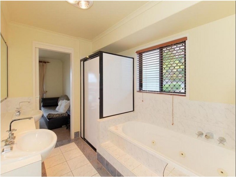 15 Tamarind Place, Stretton QLD 4116